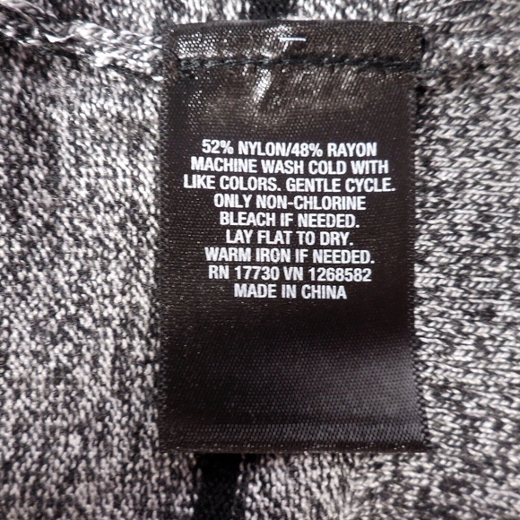 Mossimo Gray Black Striped Juniors XXL Lightweight V-Neck Sweater Pullover - Picture 6 of 8